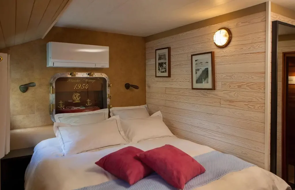Mirage cabin