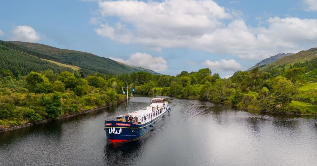 The hotel barge Scottish Highlander on the Caledonian Canal