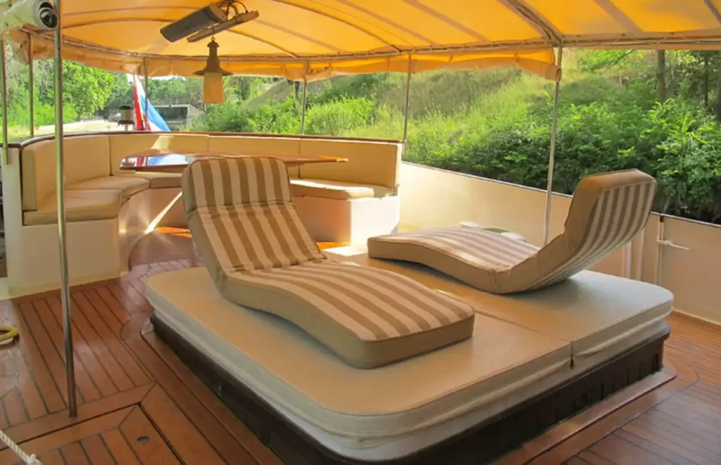 theboat14-1240-1024x661