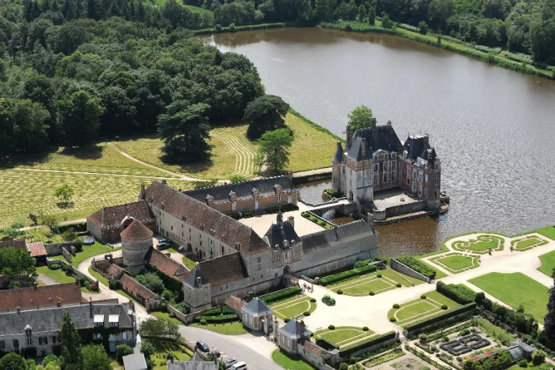 Chateau-de-la-Bussiere