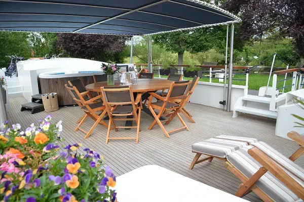 Finesse-Exterior-Sundeck-MGS-June-2024-9-new-600x400