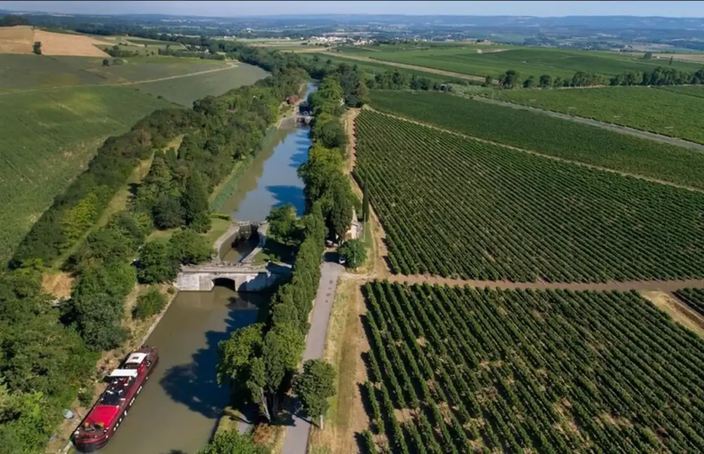 Mirage-through-vineyards-1-1024x661