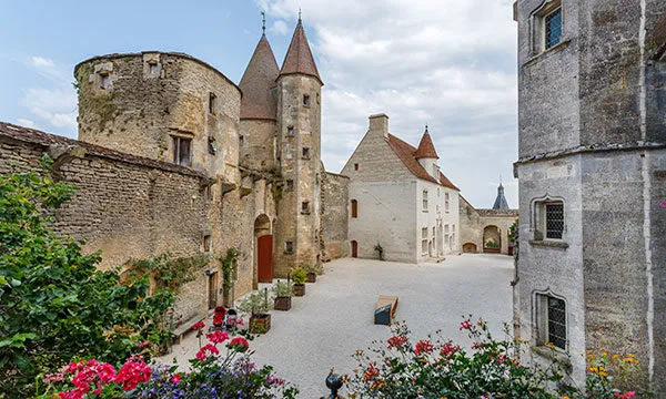 chateuneuf-en-auxois-600x360